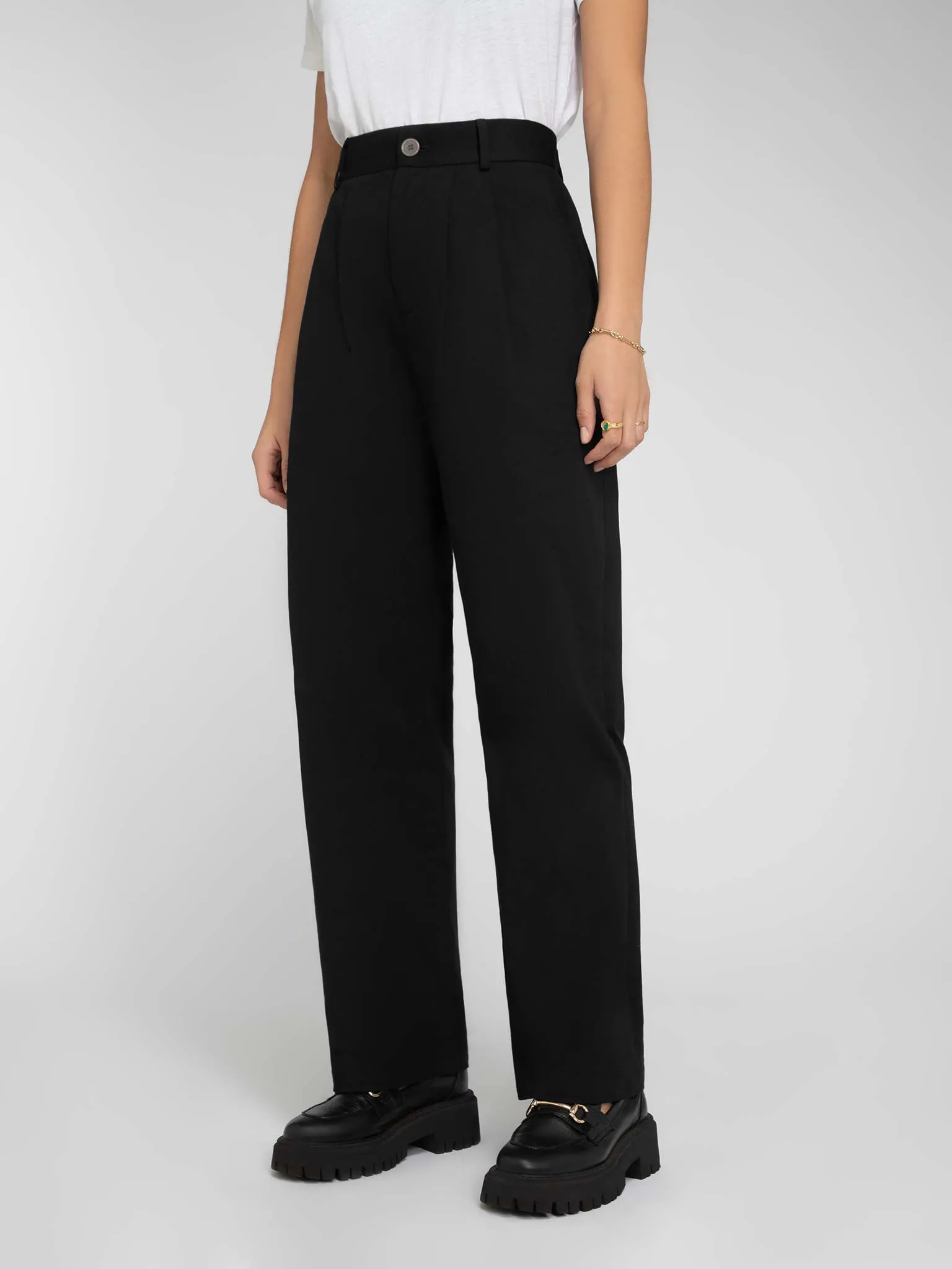 Cinnamon Relaxed Trousers in Black Linen