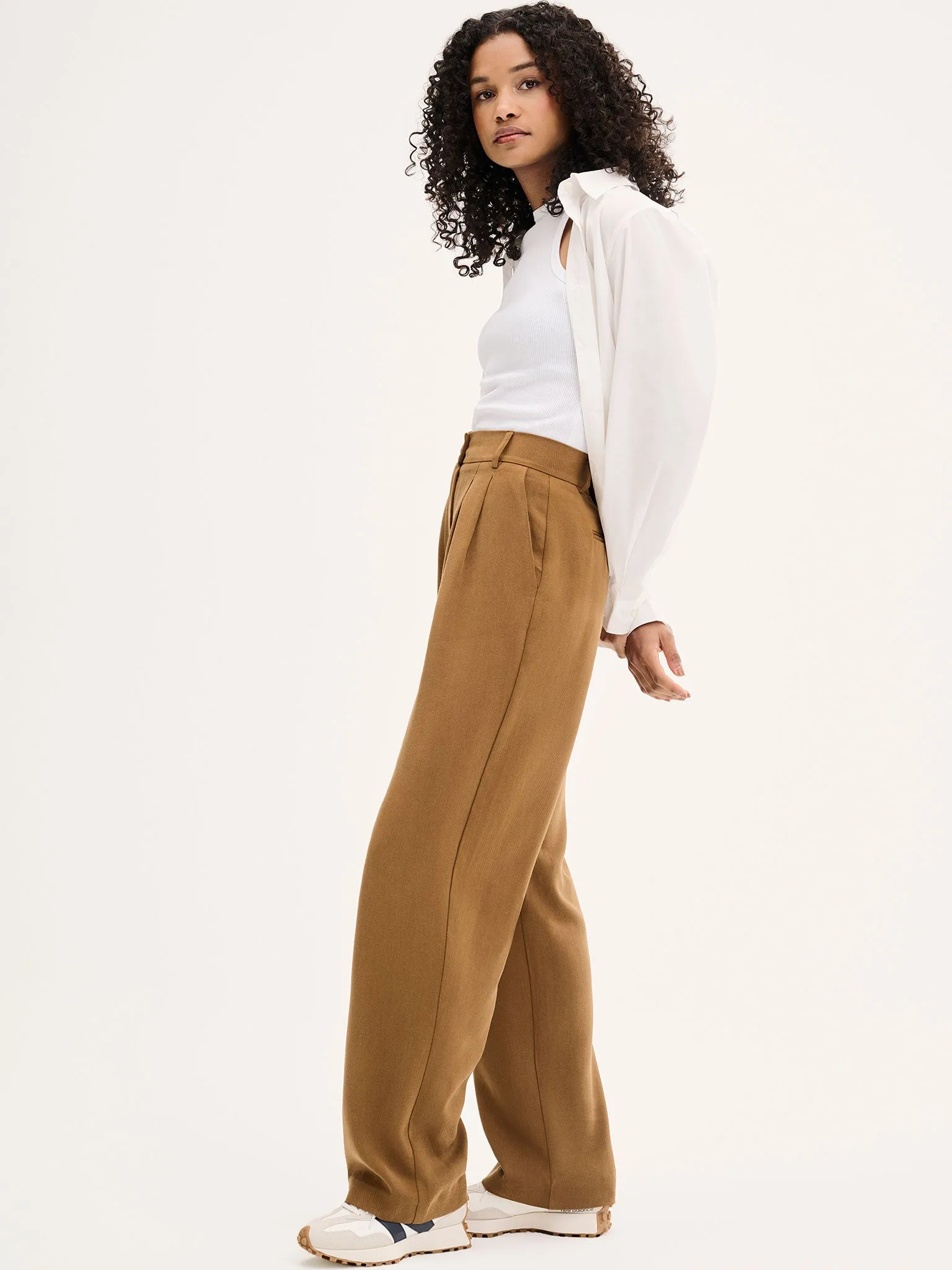 Cinnamon Straight Leg Trousers in Tobacco