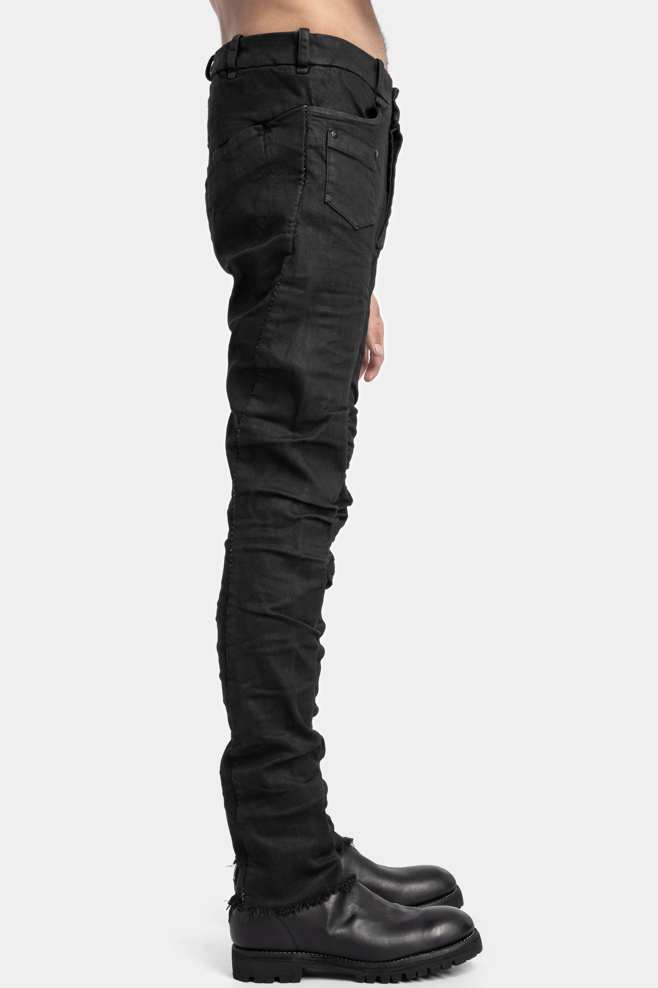 Curved legs slim fit jeans