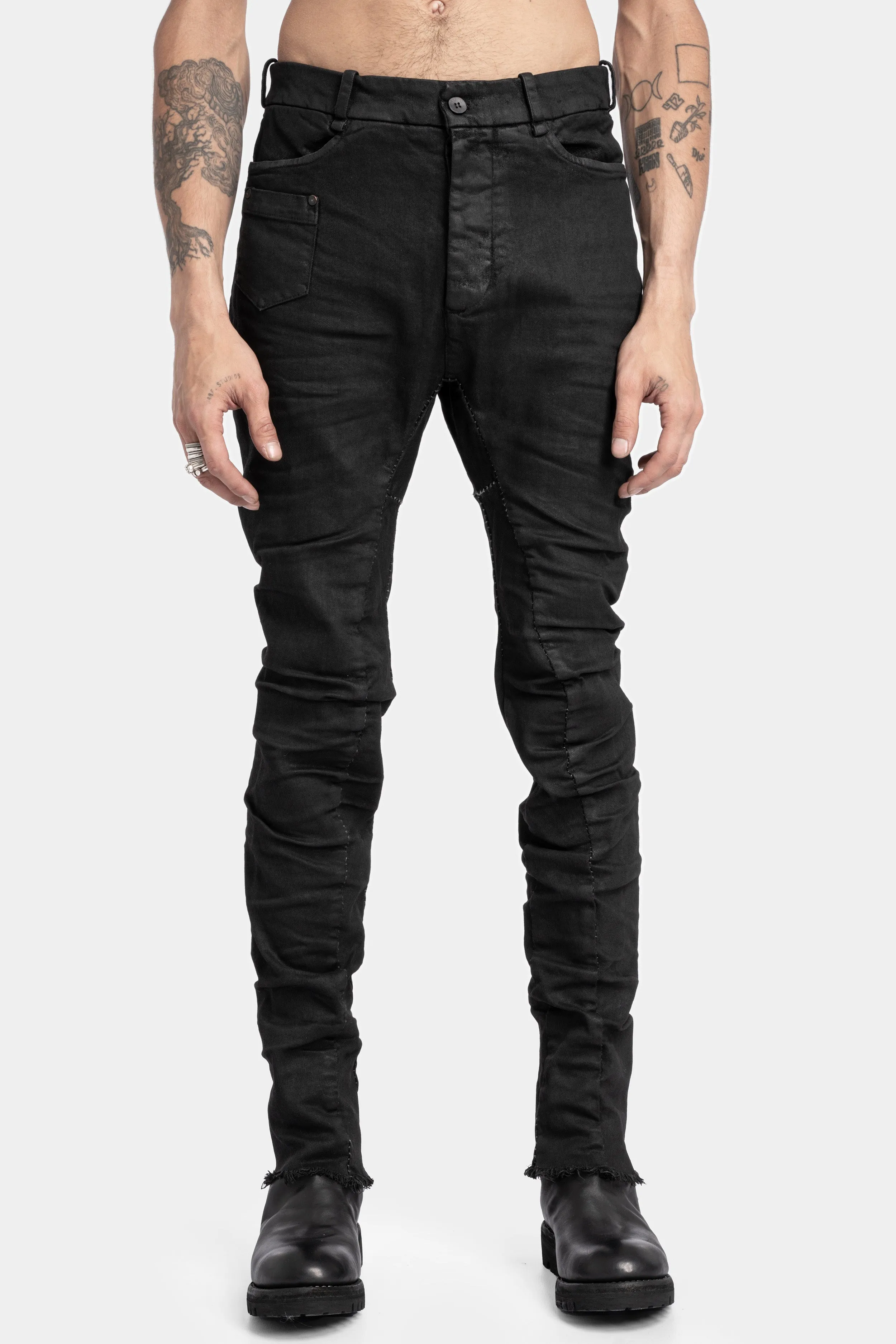 Curved legs slim fit jeans