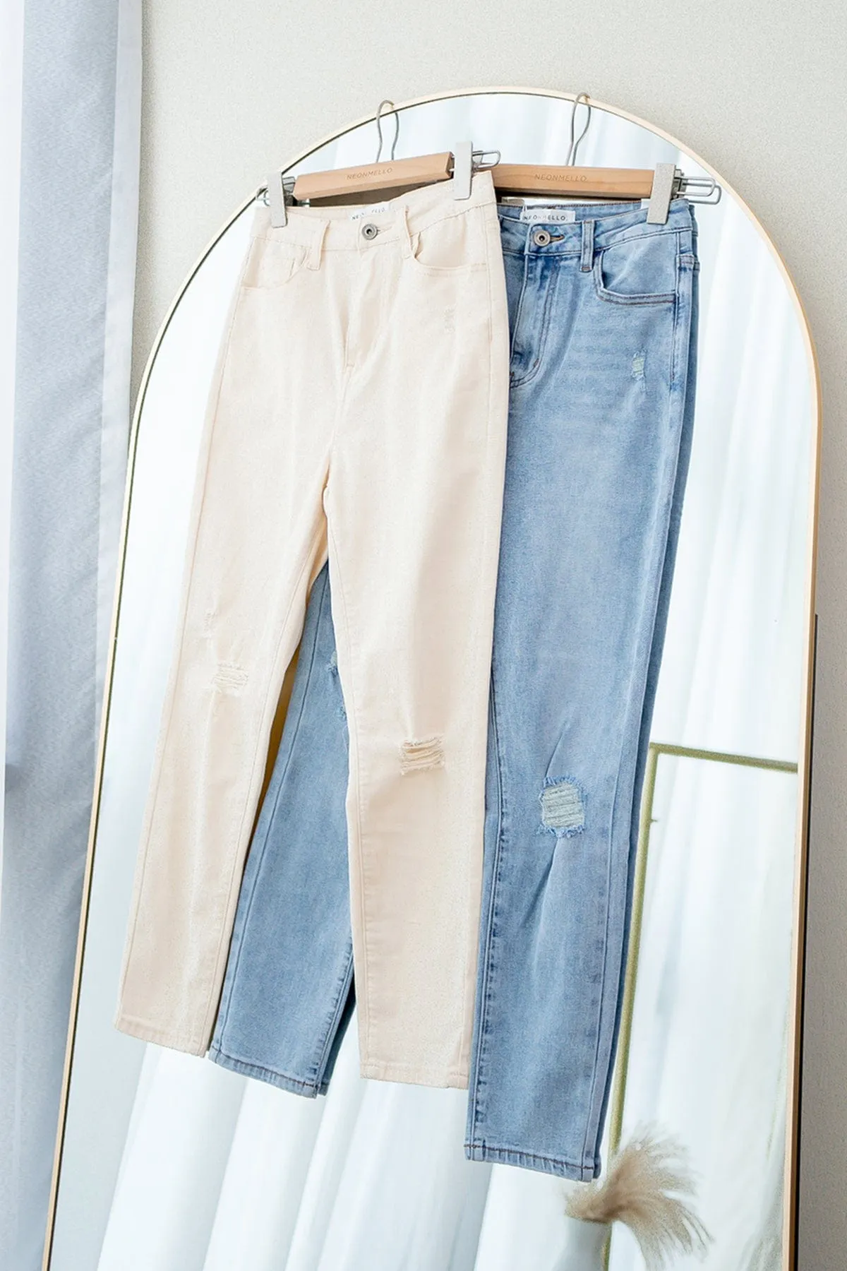 DAPHNE DENIM SKINNY JEANS IN CREAM