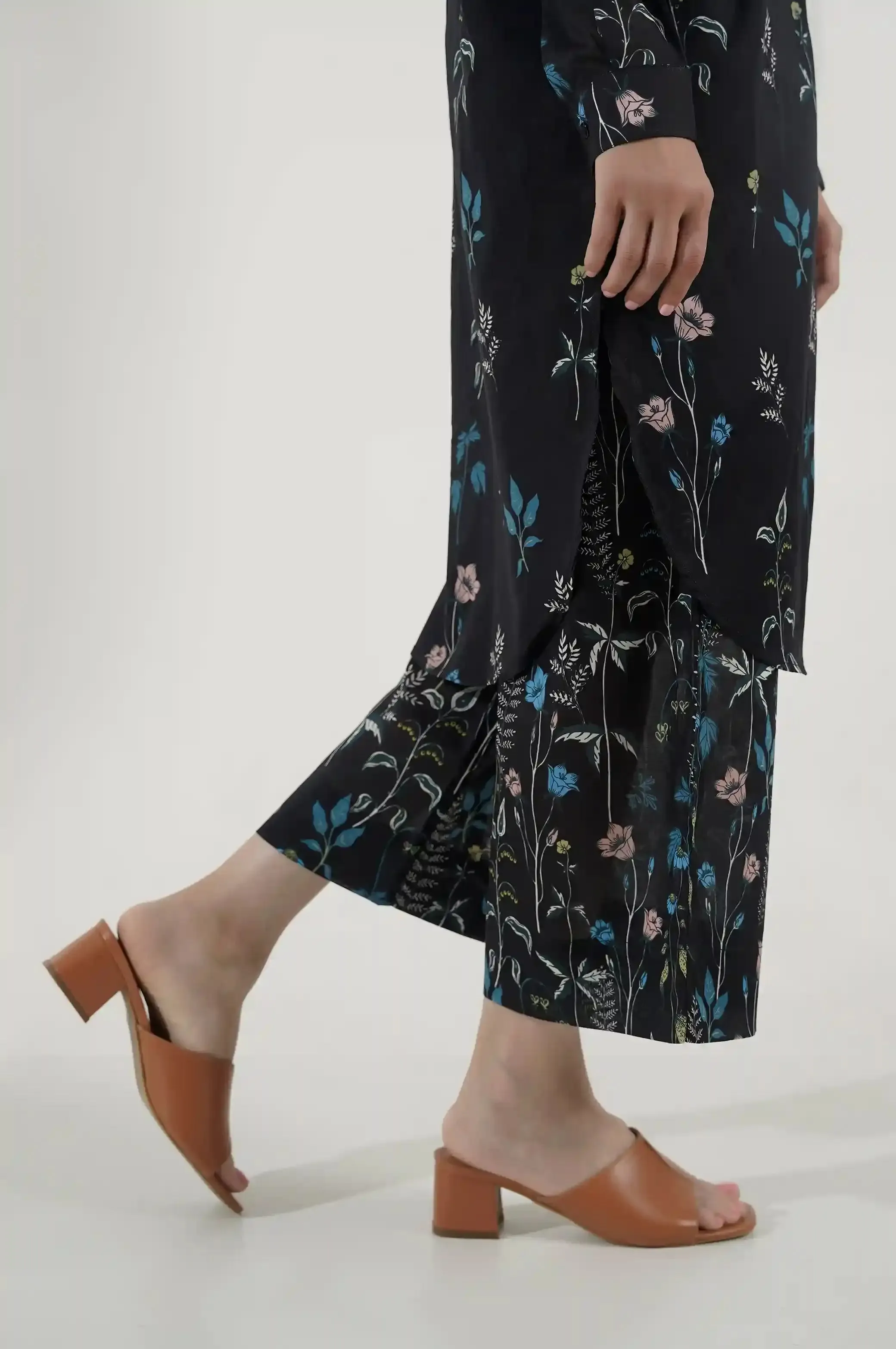 GARDENIA PRINTED PANTS