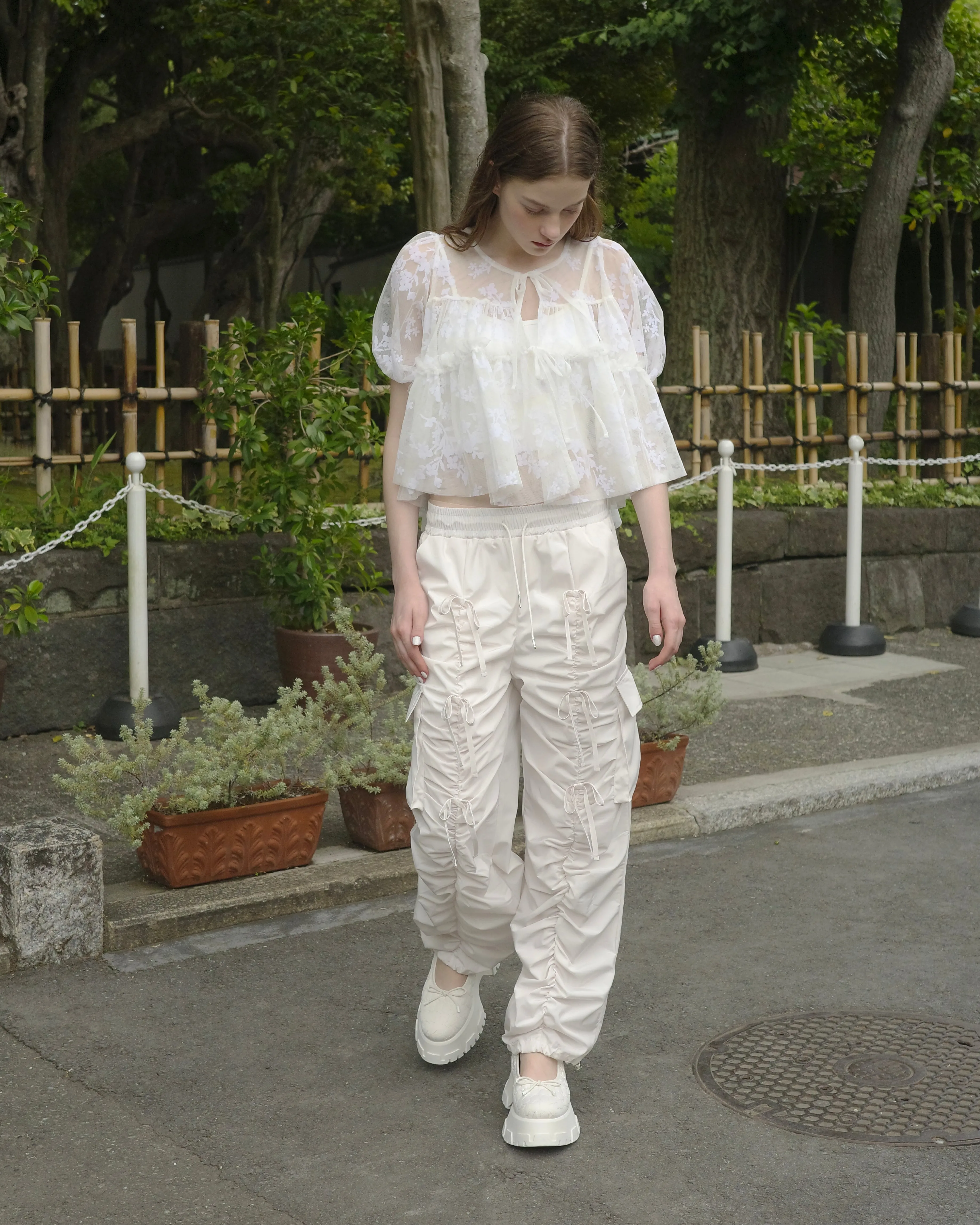 GATHER RIBBON CARGO PANTS (WHITE)