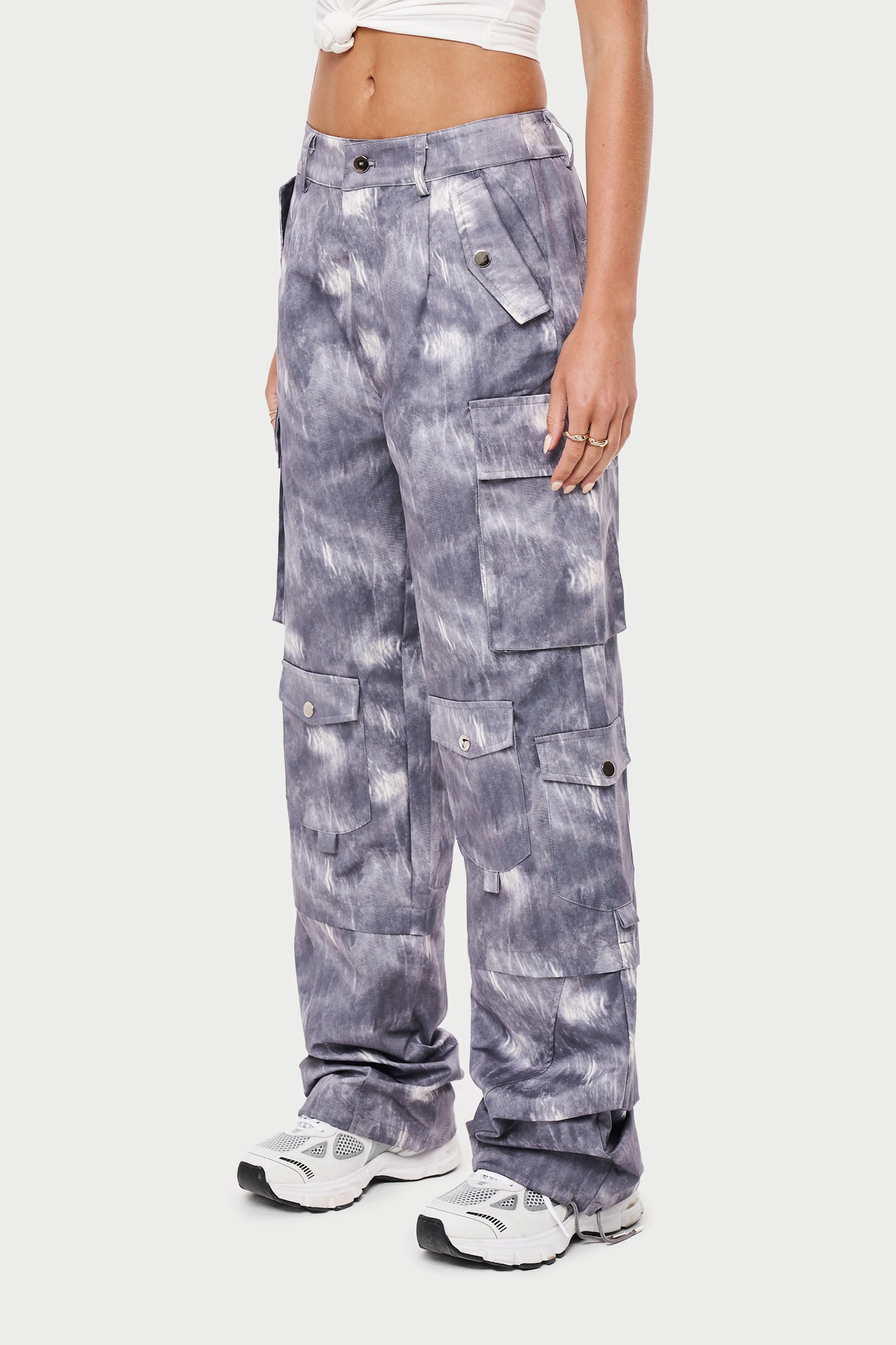 OVERSIZED TIE HEM CARGO PANTS - GREY