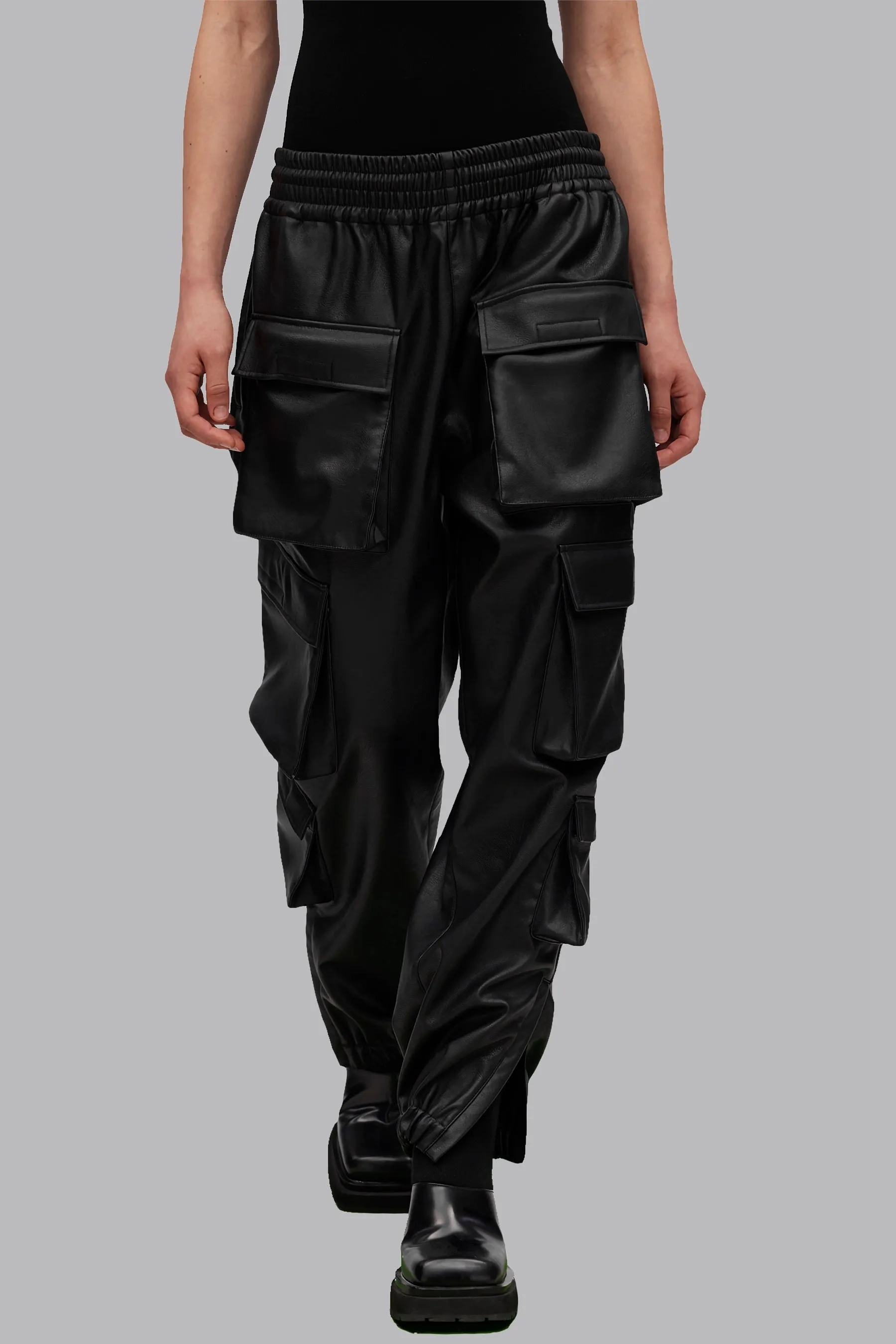 V_GAN LEATHER CARGO PANTS - Black