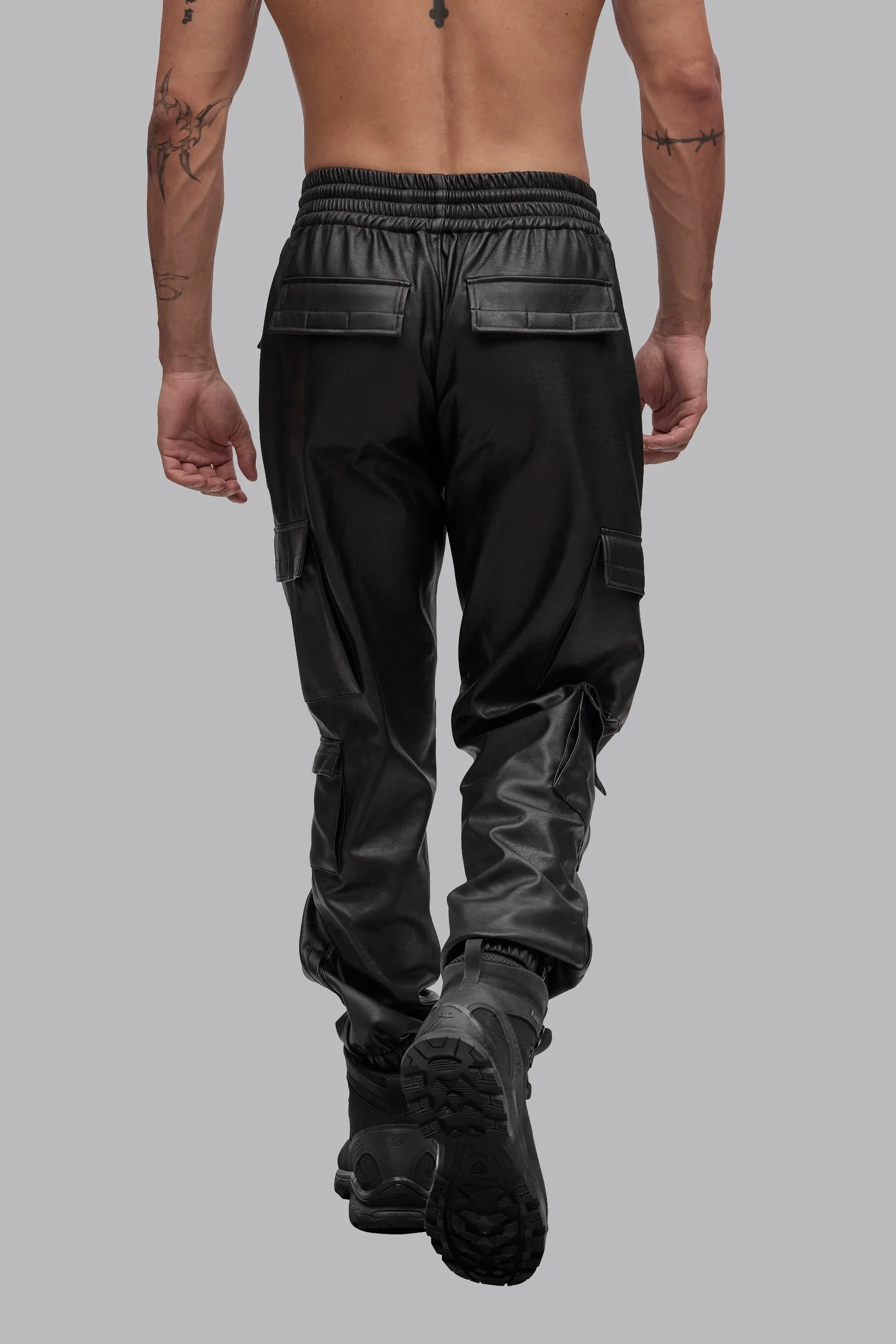 V_GAN LEATHER CARGO PANTS - Black