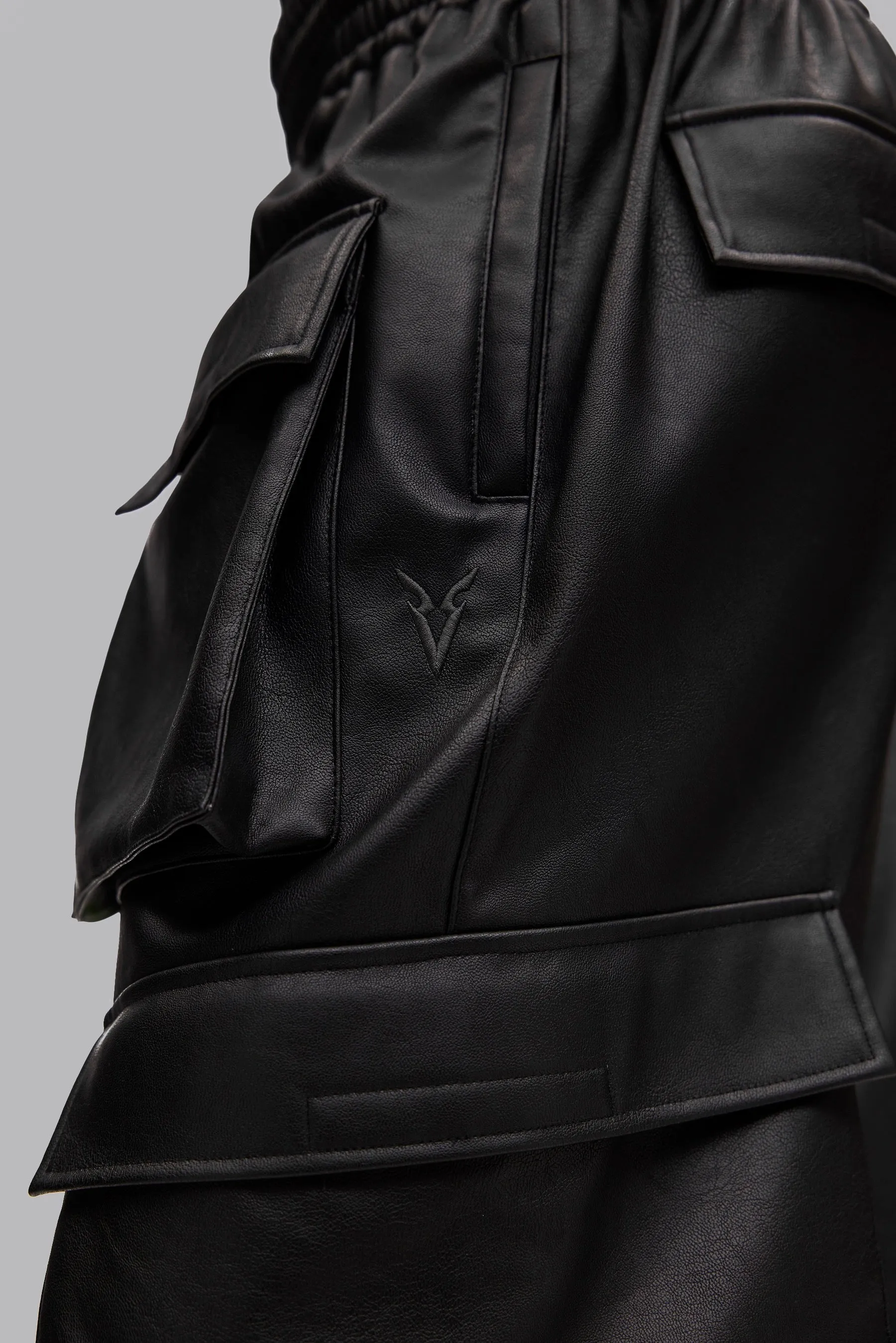 V_GAN LEATHER CARGO PANTS - Black